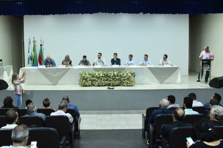 Presidente de Itaipu apresenta a prefeitos  da Amunpar possibilidades de investimentos