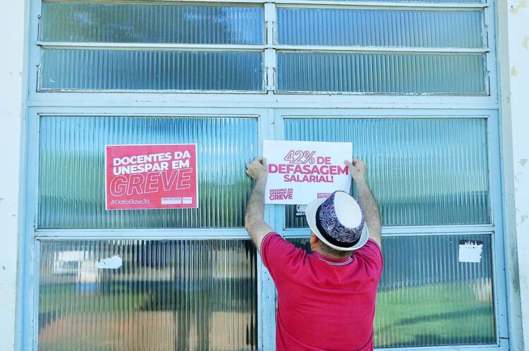 Greve dos professores não interrompe serviços e projetos considerados essenciais