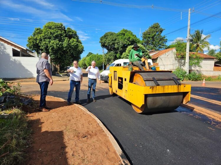 Obras de pavimentação no Jardim Maranata