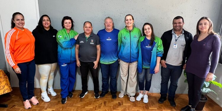 Coordenadora Geral dos Jogos Escolares Marcia Tomadon visita regional de Nova Esperança