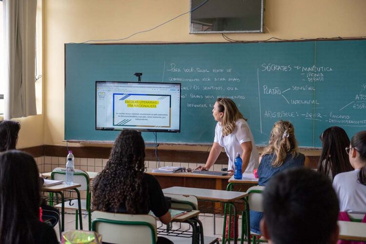 Terminam nesta terça as inscrições para o concurso de professores e pedagogos da rede