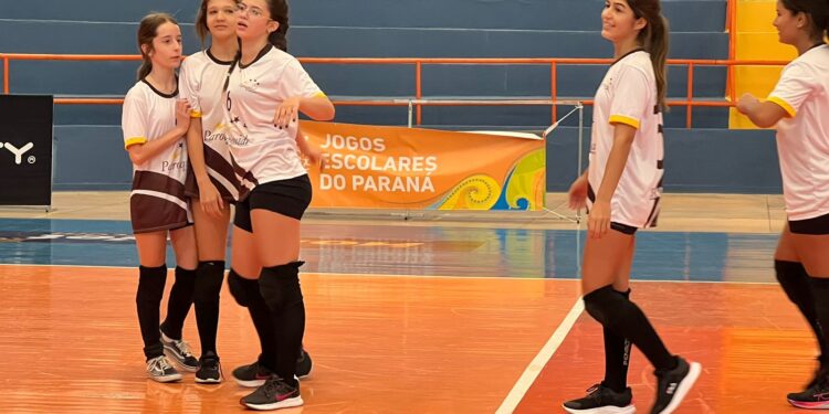Colégio Nossa Senhora do Carmo de Paranavaí inicia competição com duas vitórias no voleibol