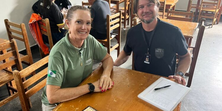 Coordenadora Geral dos Jogos Escolares Marcia Tomadon visita regional de Nova Esperança