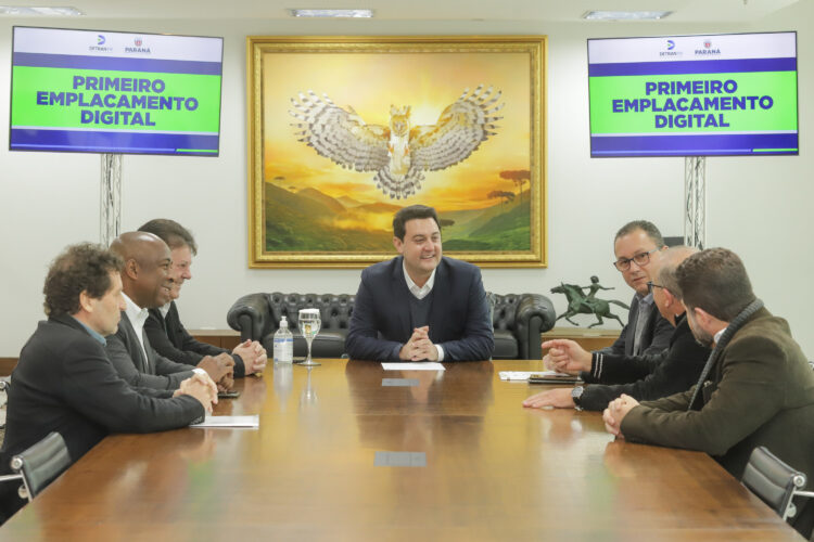 Proprietários podem fazer primeiro emplacamento de veículos de forma 100% digital