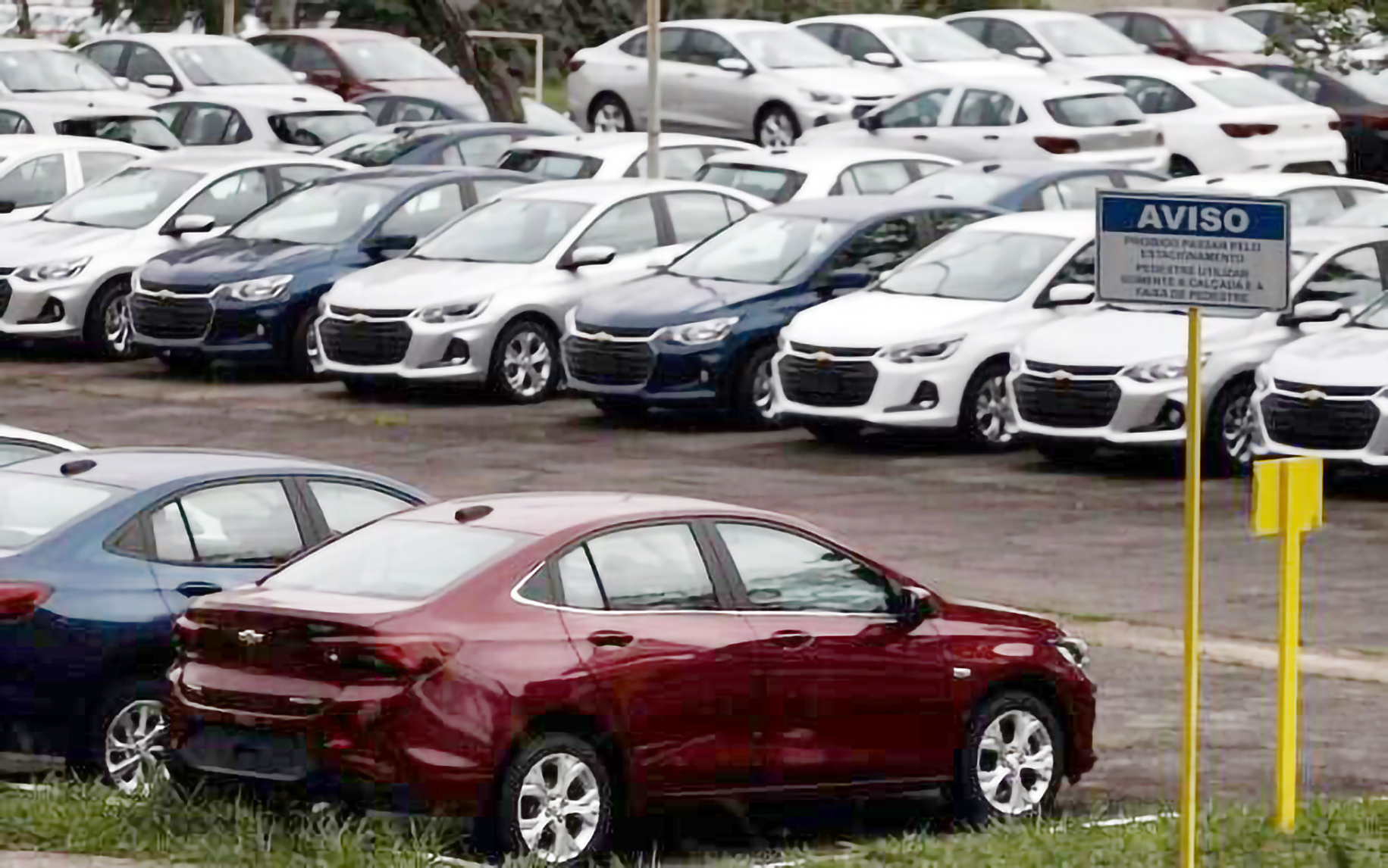 Nada populares: carros caros lideram vendas após descontos do governo