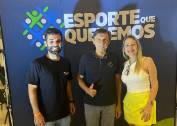 Nova Londrina recebe materiais esportivos do Governo Estadual