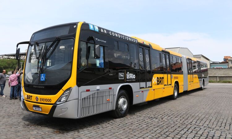 Programa para baratear carros agora  vai priorizar ônibus e caminhões