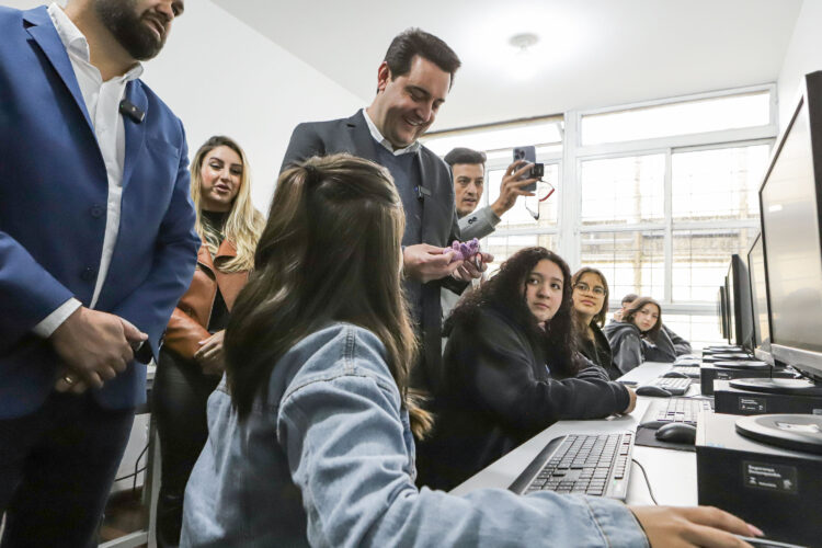 Paraná foi o estado que mais investiu  em educação no começo de 2023