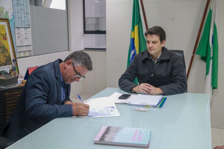 Prefeito Gilson Góis anuncia pavimentação asfáltica para trechos do município