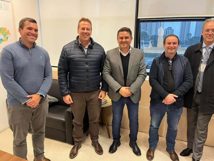 Prefeito cumpre agenda em Curitiba em  busca de recursos para o município