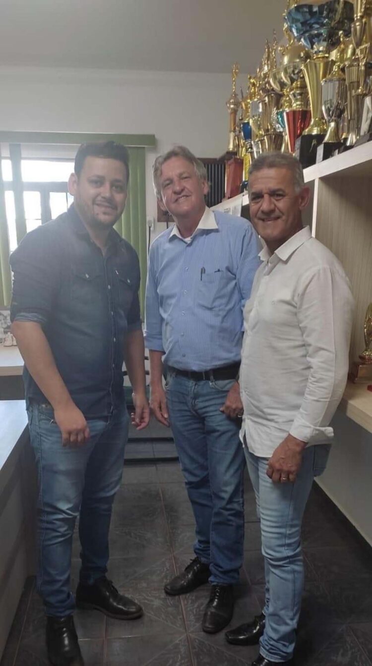 Município forma parceria com iniciativa  privada para recuperação de estradas municipais