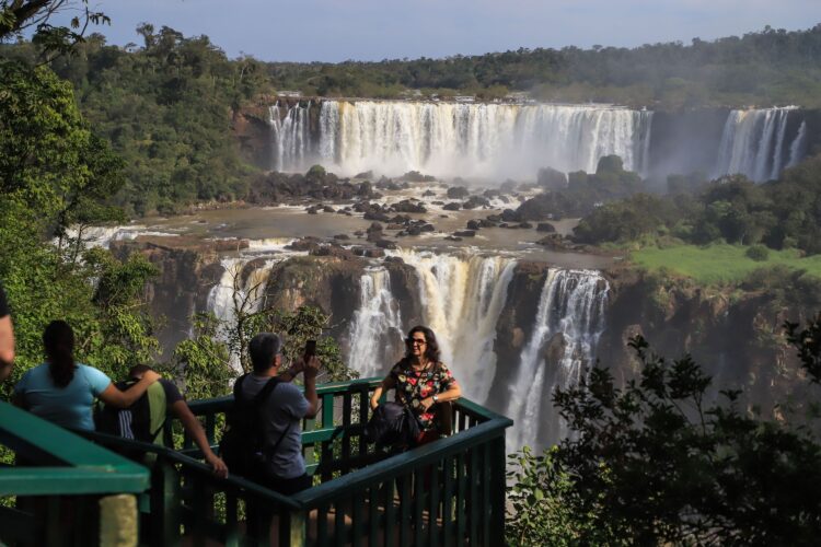 Turismo do Paraná cresce 13,7% no primeiro quadrimestre, segundo maior avanço no País