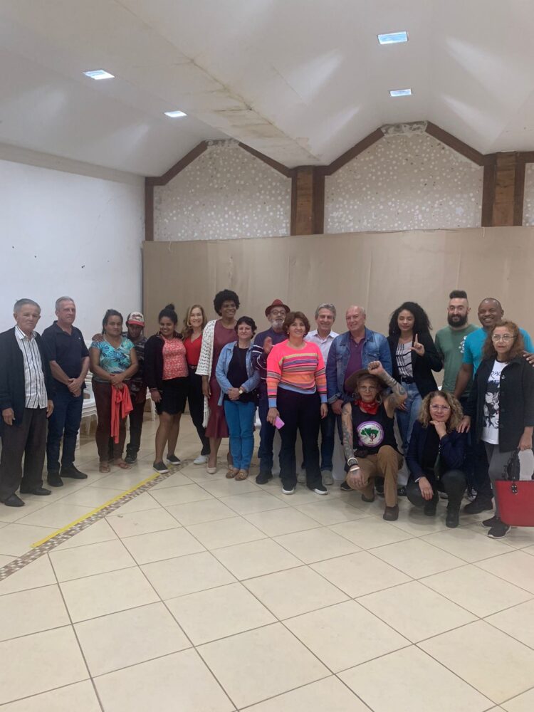 Em Paranavaí, deputado federal Tadeu Veneri  conversa com lideranças de movimentos sociais