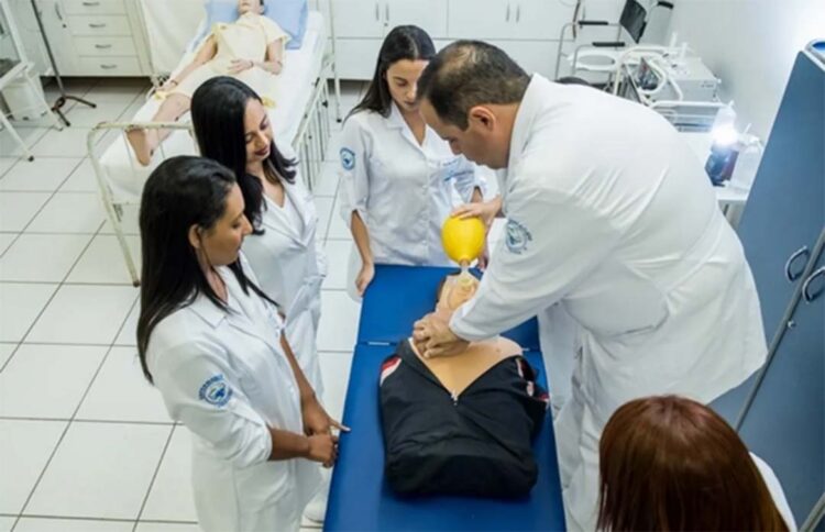 Equipes das UBSs começam a passar por treinamento de situações de urgência e emergência