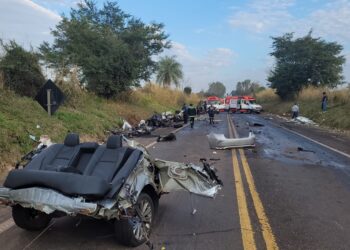 Grave acidente na BR-376 mata um homem e deixa outros três feridos