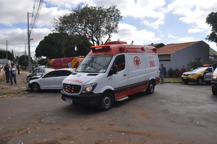 Quatro pessoas ficam feridas em acidente envolvendo dois veículos em Paranavaí