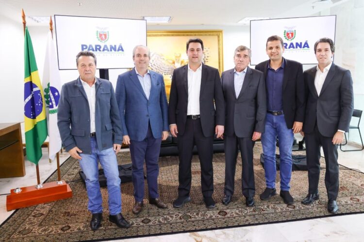 Lideranças se reúnem com governador e  apresentam investimentos de R$ 140 mi na região