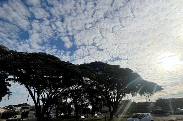Nebulosidade volta a Paranavaí e pode chover domingo