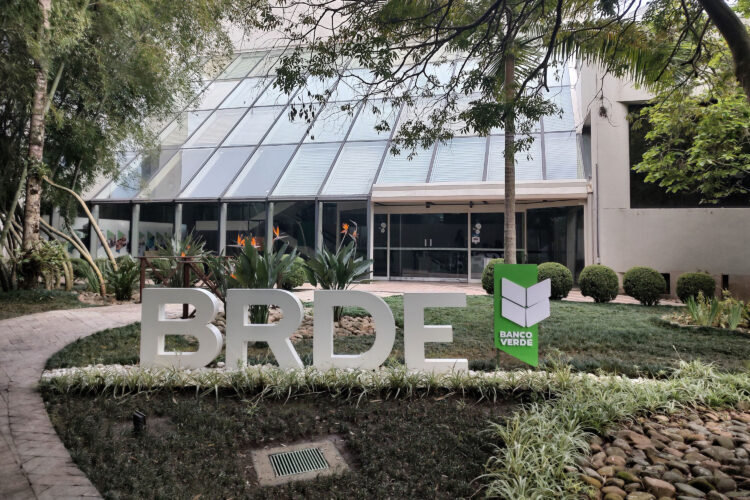 BRDE supera R$ 2 bilhões em novas contratações no semestre