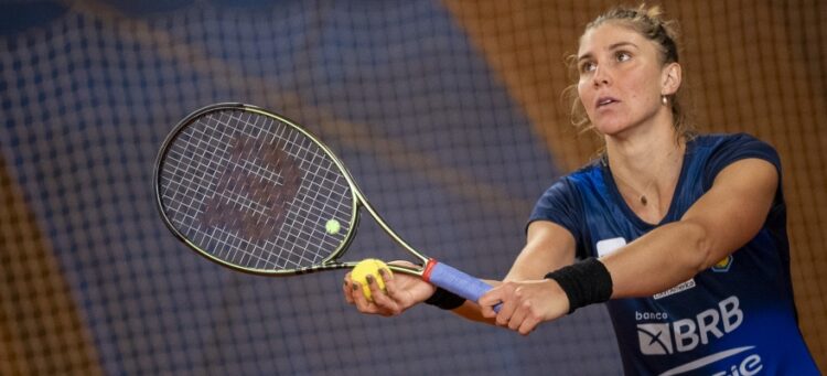 Bia Haddad desabafa após desistência por lesão em Wimbledon