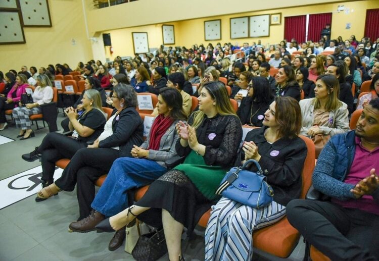Caravana participou de evento sobre políticas públicas para mulheres