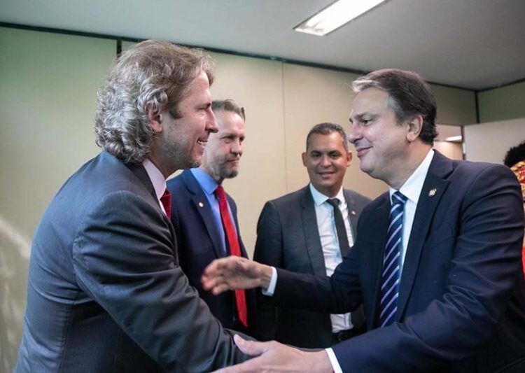 Zeca Dirceu trabalha por implantação  de curso de medicina em Paranavaí