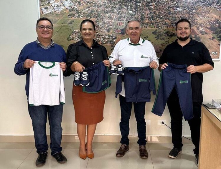 Secretaria de Educação fará entrega de uniformes  escolares para alunos da Rede Municipal