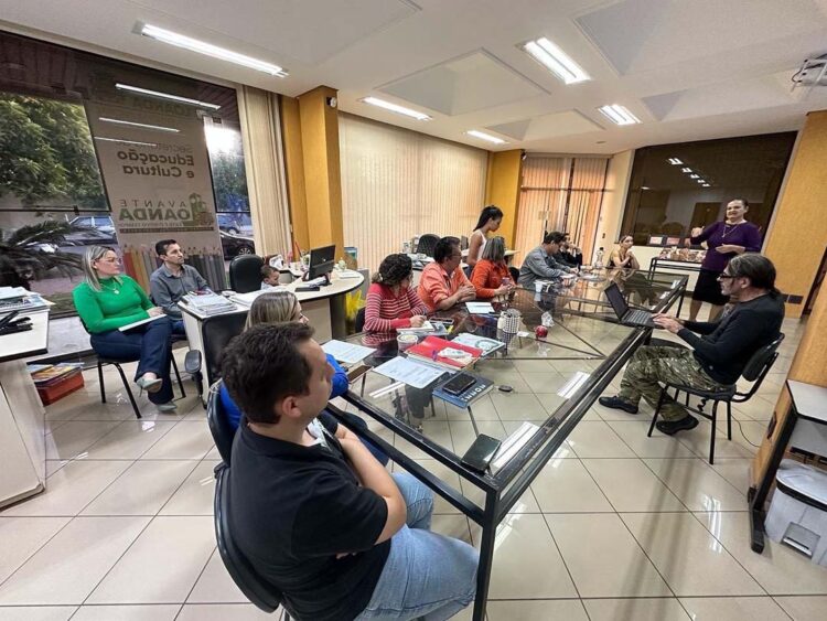 Secretaria reúne Comissão de Seleção de Projetos Culturais