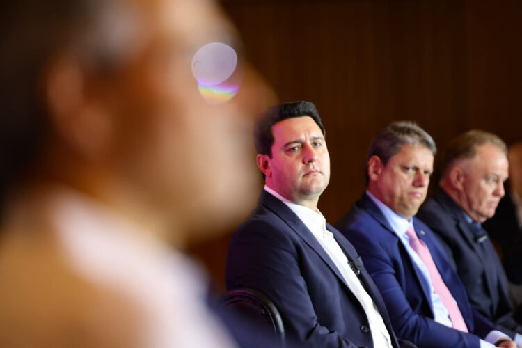 Governador sanciona lei que formaliza o  consórcio que reúne estados do Sul e Sudeste