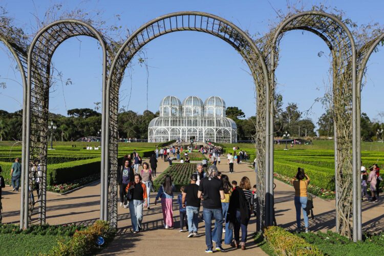 Estado e Senac abrem inscrições de 17 cursos gratuitos para o setor de turismo
