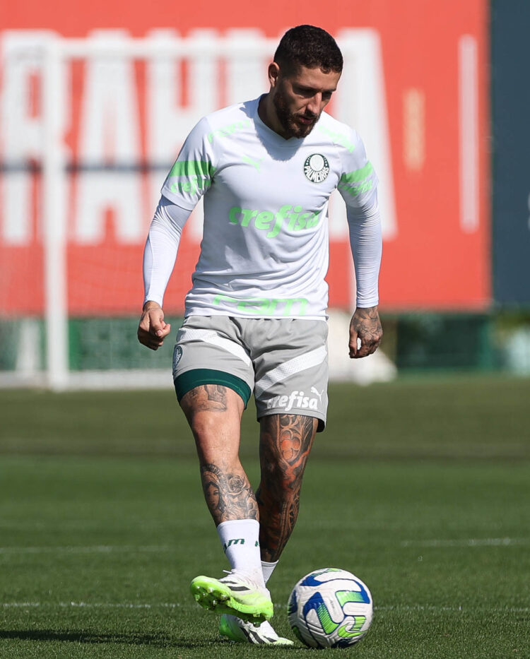Zé Rafael volta de lesão e pode ser solução para ‘dor de cabeça’ de Abel