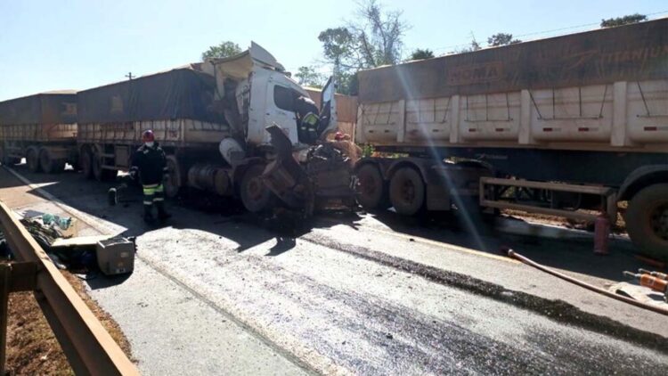 Caminhoneiro de Guairaçá morre em acidente envolvendo três carretas em Sinop – MT