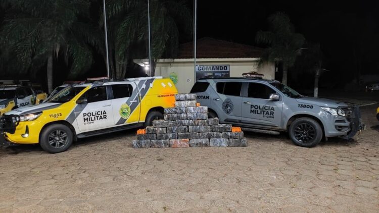 Polícia Militar apreende quase meia tonelada  de maconha e recupera veículo roubado