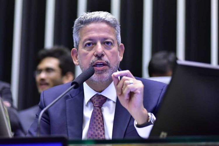 Lira diz que aprovações na Câmara contribuíram  para o aumento da nota de crédito do Brasil