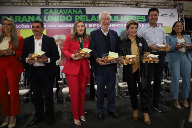 Caravana Paraná Unido Pelas Mulheres  contou com grande adesão em todo o Estado