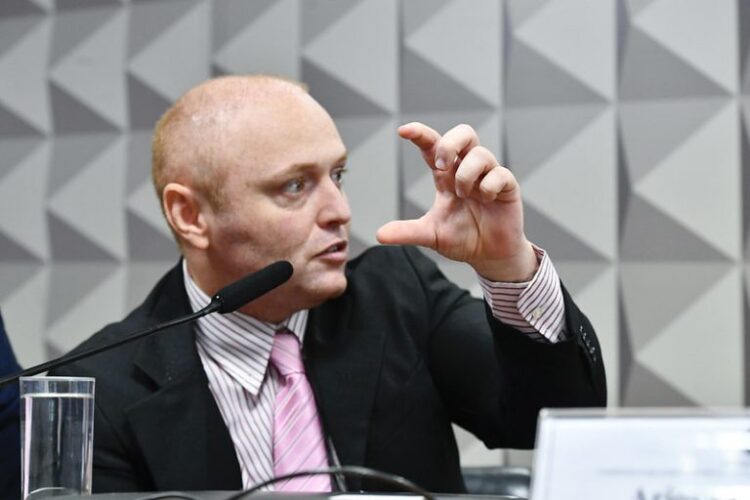 Walter Delgatti é condenado a 20 anos de prisão por crimes