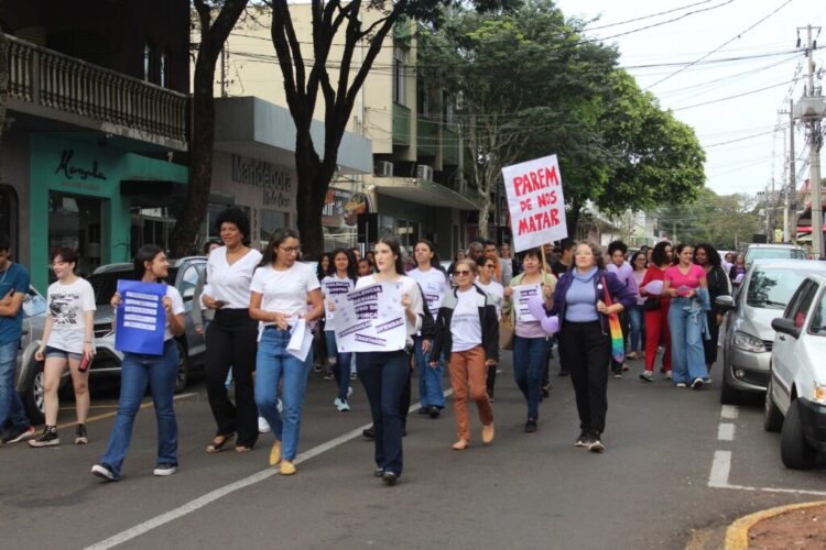 Caminhada de conscientização marcou mês de combate à violência contra a mulher