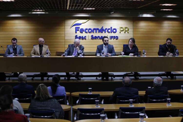 Invest Paraná vai publicar guia para empresas estrangeiras investirem no Estado