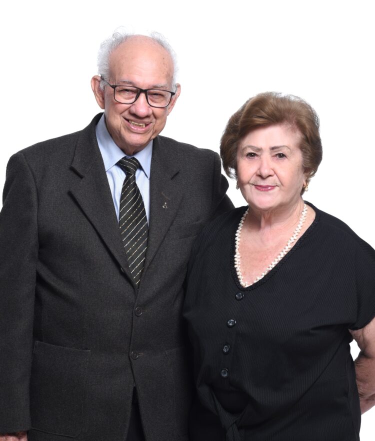 DE LUZ E GRANDEZA ENALTECENDO A HISTÓRIA DO NOSSO PAÍS E O ESTADO DEMOCRÁTICO DE DIREITO