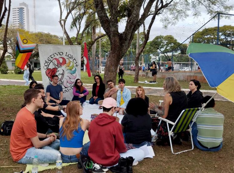 Coletivo e Defensoria Pública discutem direitos da população LGBTQIA+