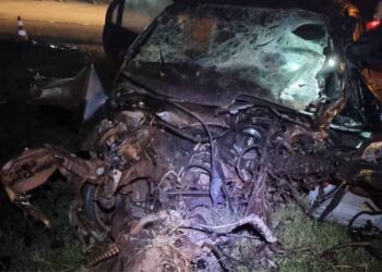 Acidente entre carro e caminhão mata dois homens e deixa duas mulheres gravemente feridas na BR-376