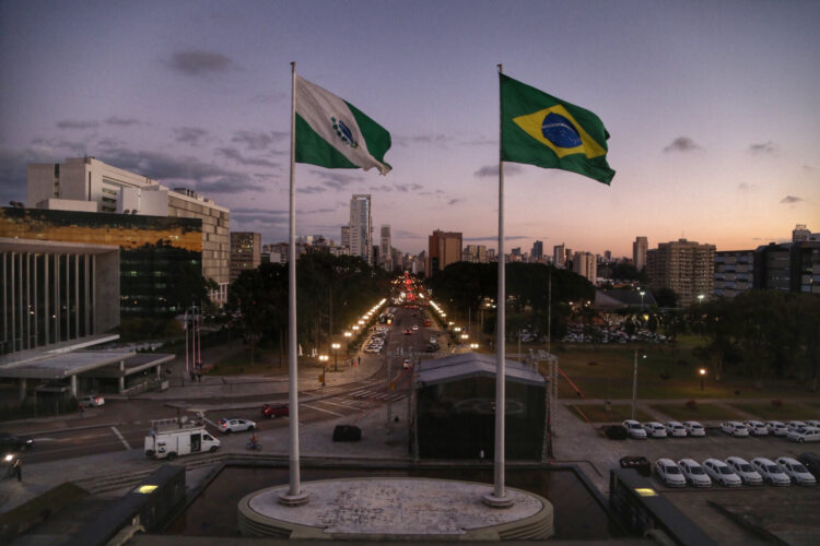 Paraná melhora classificação de crédito