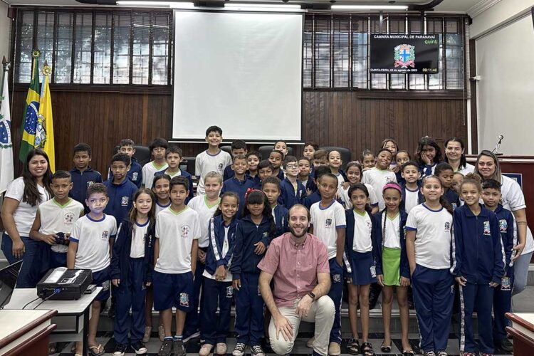 Câmara de Paranavaí abre as portas para  estudantes em projeto de formação cidadã