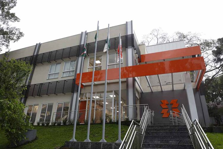 Copel alerta para golpes por telefone e reforça canais oficiais de atendimento