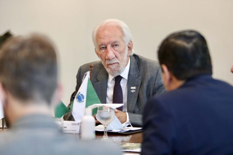 Piana lidera missão do Paraná à China em busca de investimentos