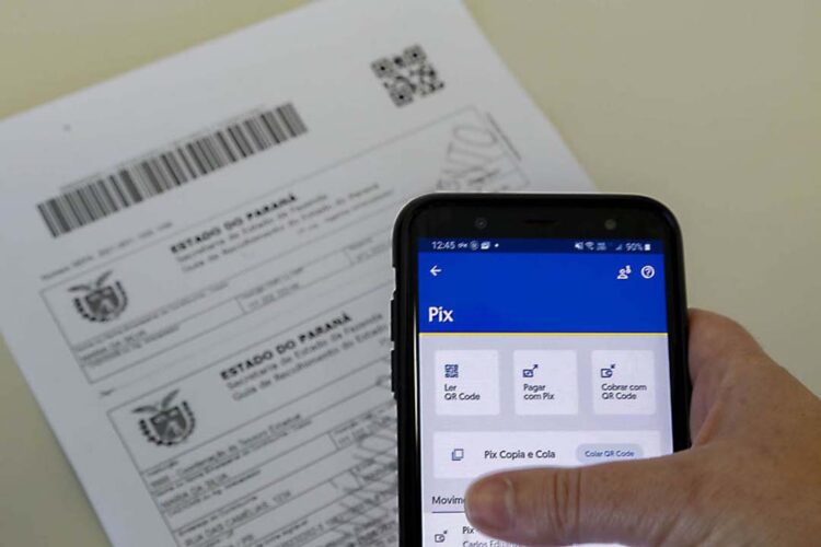 Em doze meses, 27% das operações de pagamento ao Estado foram por pix