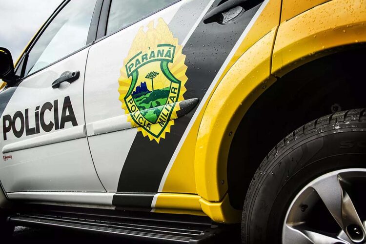 Homem adultera placa de motocicleta e é preso com drogas no Centro de Paranavaí