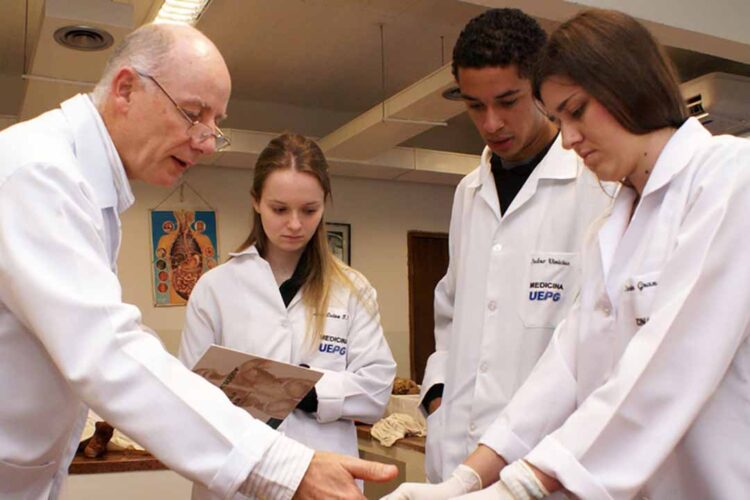 Paraná é pioneiro na legislação sobre doação de corpos para fins de ensino e pesquisa