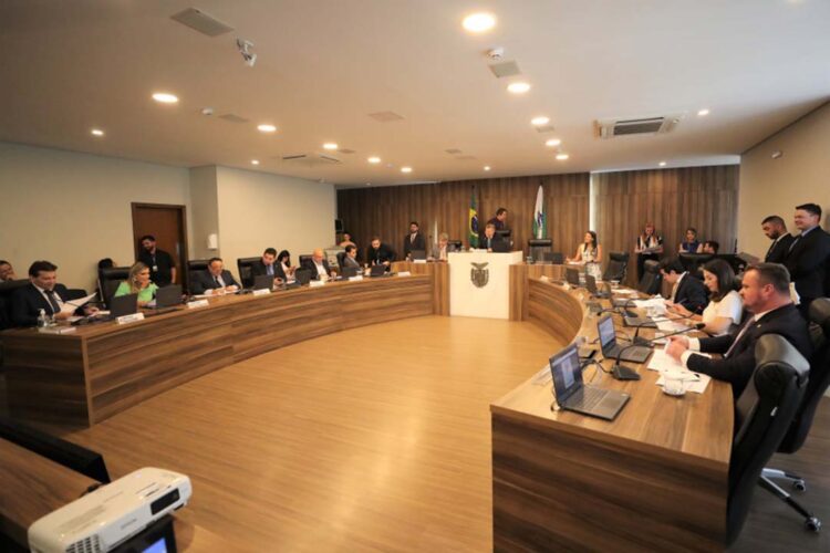 CCJ aprova projeto que protege crianças  de exposição abusiva a conteúdos digitais