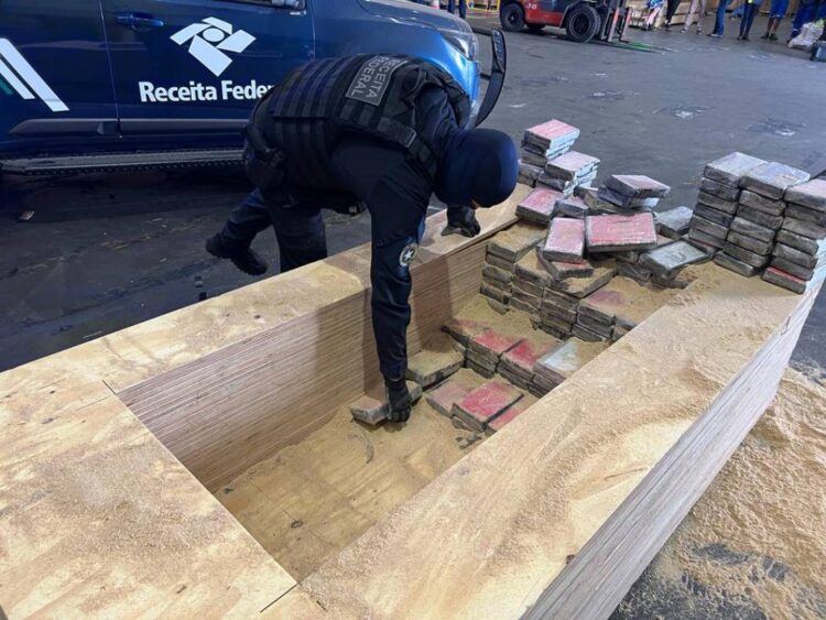 Receita Federal apreende mais de  uma tonelada de cocaína no Porto